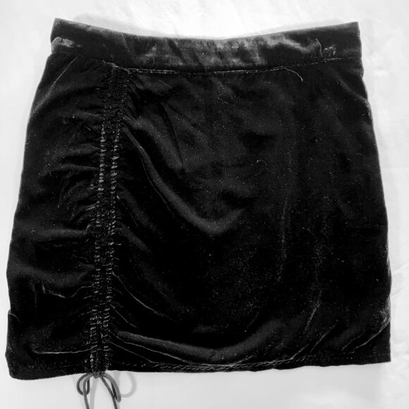 We The Free Black Velvet Mini Skirt Size 4 Side Zip, Ruched Drawstring Detail - Picture 1 of 8